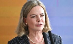 AtlasIntel: Gleisi (PT) disputa Senado do Paraná com Dallagnol (Novo) e Filipe Barros (PL)