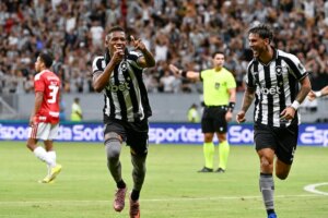 Franclim esquiva sobre possível venda de Danilo após a Copa do Mundo