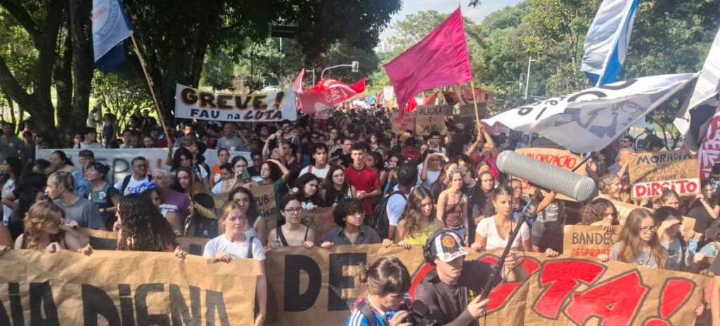 Greve de estudantes da USP cresce e chega a 15 faculdades