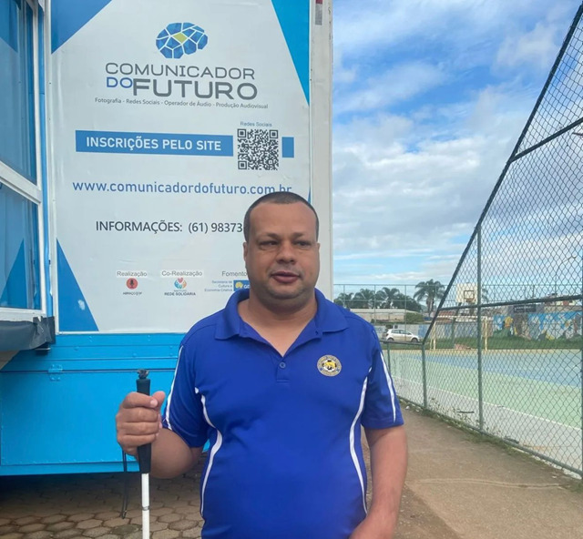 Responsável por creche na Estrutural, ativista cego diz que respostas de crianças iluminam os dias  