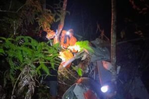 Queda de helicóptero em floresta deixa oito mortos na Indonésia