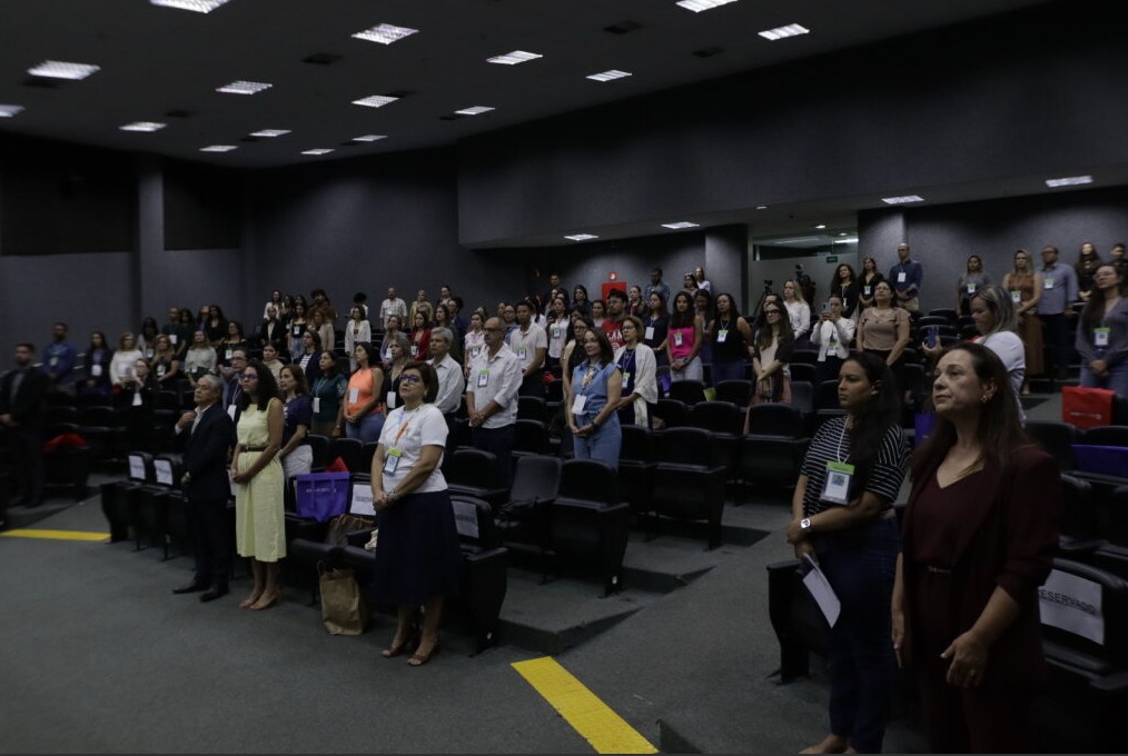 Debate amplia cuidado odontológico para pessoas com autismo na rede pública do DF