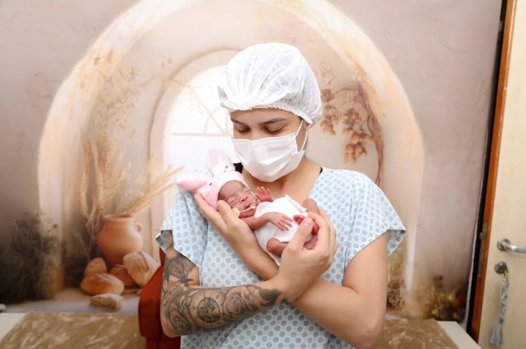 Bebês da UTIN em Santa Maria protagonizam ensaio fotográfico de Páscoa