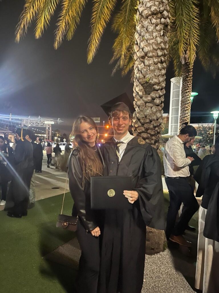 Brasiliense que trabalha no Capitólio, nos EUA, atua em políticas por imigrantes e diz que família não descola de passaportes