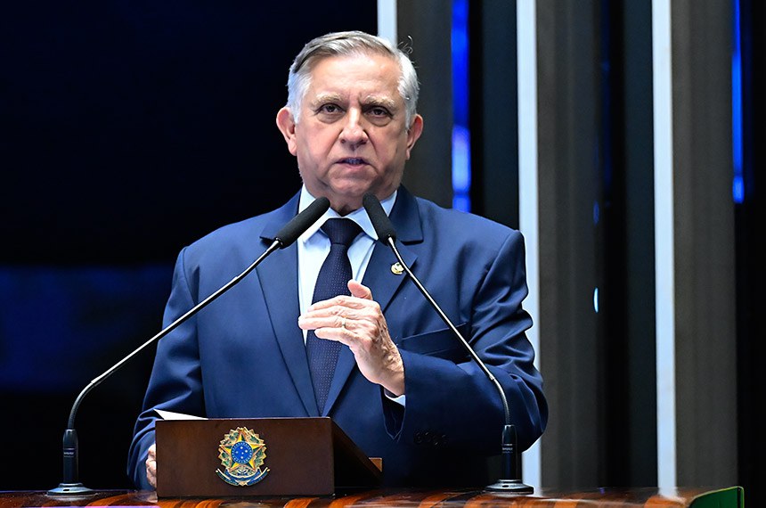 Senador Izalci Lucas denuncia irregularidades no Banco de Brasília