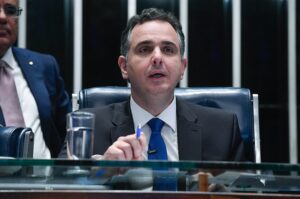 Senador Rodrigo Pacheco defende fortalecimento do SUS e integração federativa