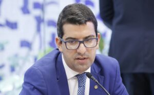 Dep. Marcelo Queiroz na reunião de líderes