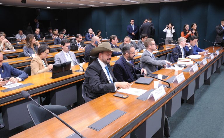 Conselho de Ética da Câmara vota representações contra deputado Pollon nesta terça