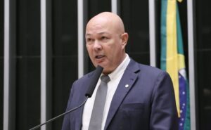 Deputado Zé Adriano (PP-AC) fala no Plenário da Câmara dos Deputados