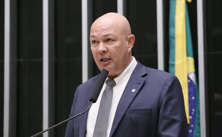 Deputado Zé Adriano (PP-AC) fala no Plenário da Câmara dos Deputados