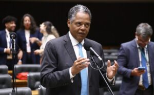 Câmara aprova mudança no regimento para membros da Mesa em comissões