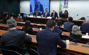 Comissão de Saúde debate retomada de produção nacional de medicamentos