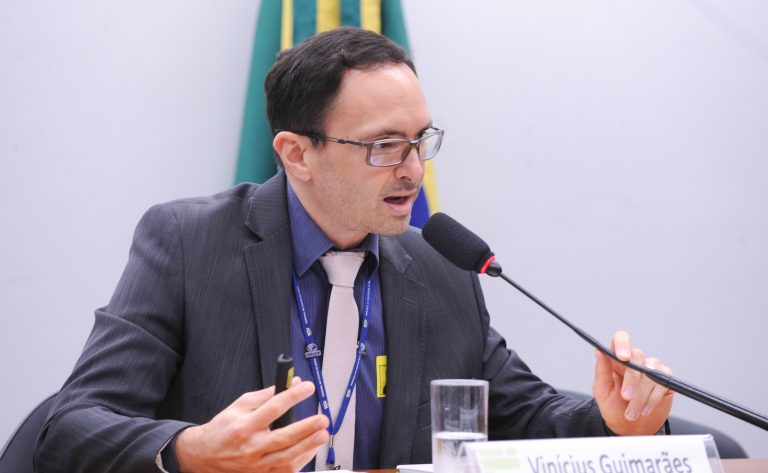 Redução de auditores no SUS compromete transparência, alertam TCU e governo