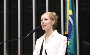 Discussão e votação de propostas legislativas. Dep. Luisa Canziani (PSD-PR)