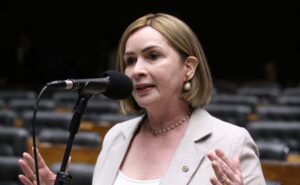 Discussão e votação de propostas legislativas. Dep. Socorro Neri (PP-AC)