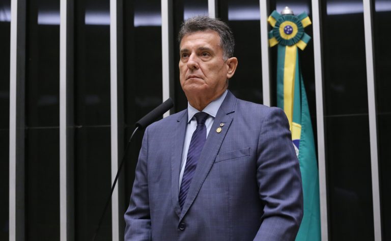 Câmara aprova limite de 144 horas na jornada de policiais e bombeiros