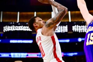 Rockets vencem e travam chance de classificação dos Lakers