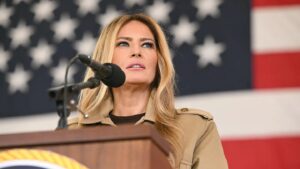 Melania Trump critica Jimmy Kimmel por piada e presidente pede demissão do apresentador