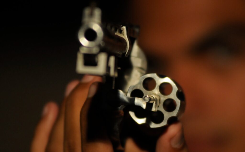 Homem é assassinado e autor foge no Itapoã