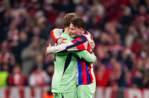 Comemoração e alívio! Neuer vibra com classificação do Bayern, após falha contra o Real