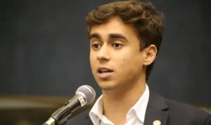 CNDH pede que Nikolas Ferreira seja investigado por dizer que professores exibem pornografia em aula