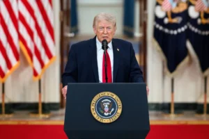 Trump anuncia bloqueio total de Ormuz