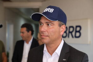 Ex-presidente do BRB sinaliza interesse em delação e pede saída da Papuda