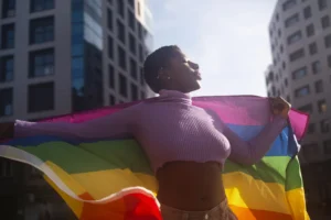 Justiça garante mudança de nome e gênero a mulher trans em Anápolis