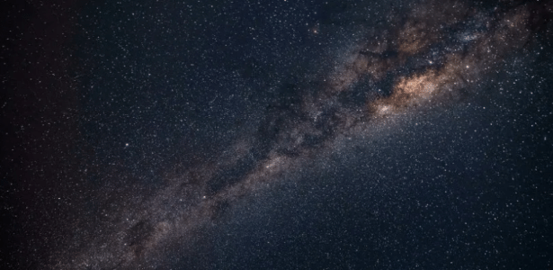 Por que o espaço continua escuro mesmo com a luz do Sol e das estrelas
