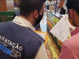 Procon-SP revela preços médios de R$ 86,86/kg em self-service de SP