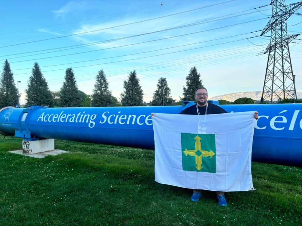 Professor do DF visita CERN e maior acelerador de partículas na Suíça