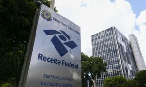Receita Federal regulamenta imposto mínimo global para multinacionais