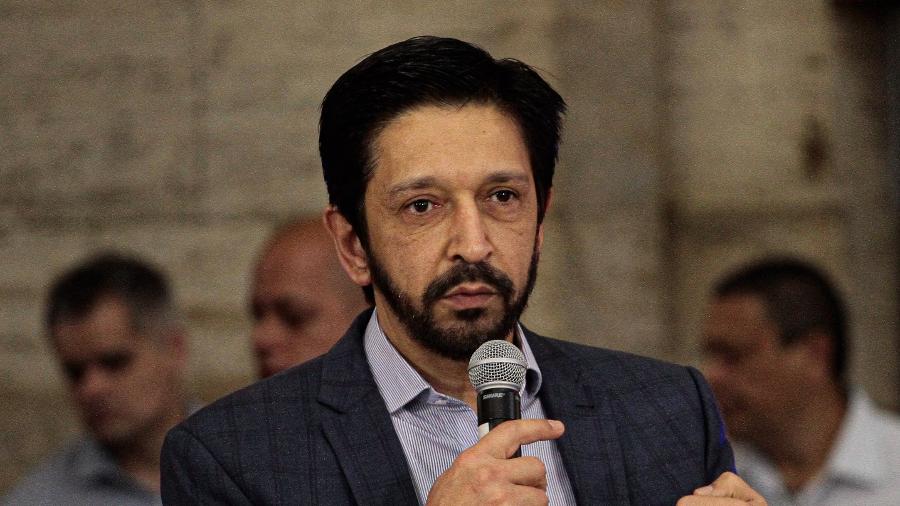 Gestão Nunes desiste de envidraçar marquise da Praça do Patriarca e aponta plano com gradis retráteis