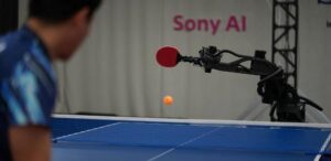 Robô jogador de pingue-pongue da Sony vence jogadores humanos