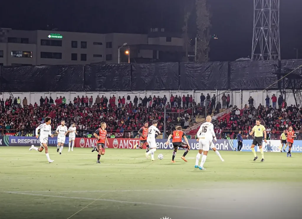 Sem Neymar, Santos toma gol olímpico e é derrotado na estreia na Sul-Americana