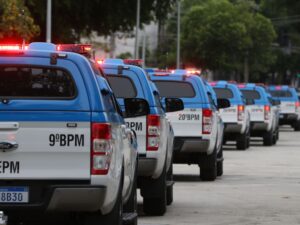 PM apreende três toneladas de drogas e armas no Complexo da Maré