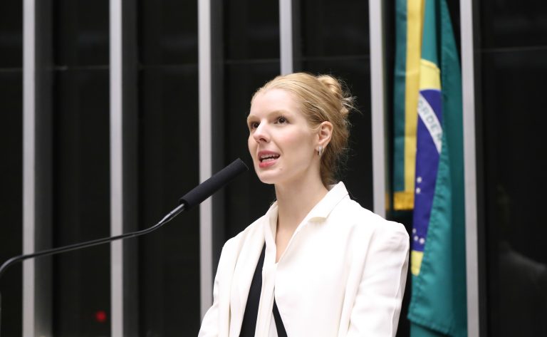 Câmara aprova prazo de cinco anos para processos contra cartorários