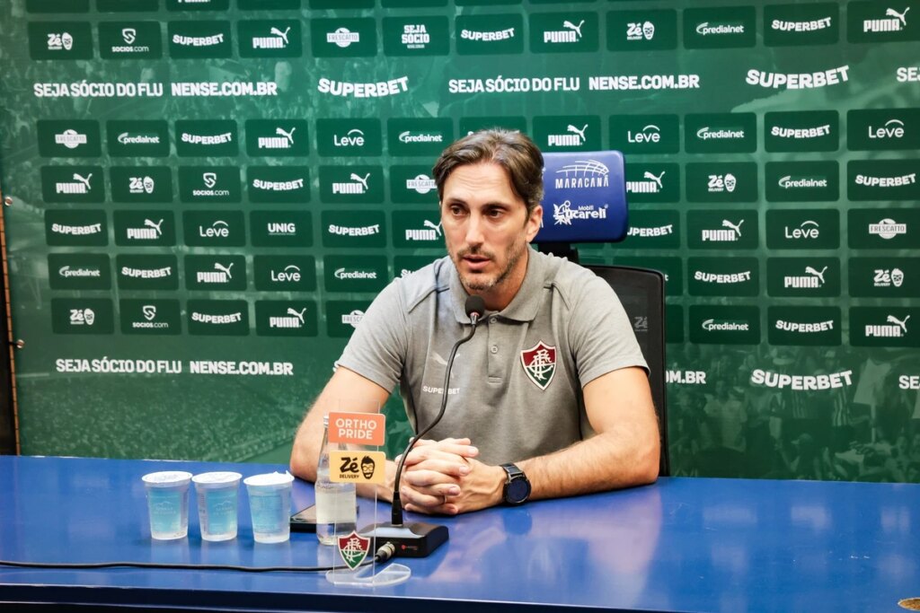 Zubeldía despista sobre possível chegada de Hulk ao Fluminense