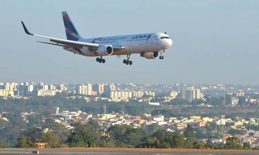 Abear pede ao governo prorrogação de isenções e alívio ao setor aéreo até dezembro