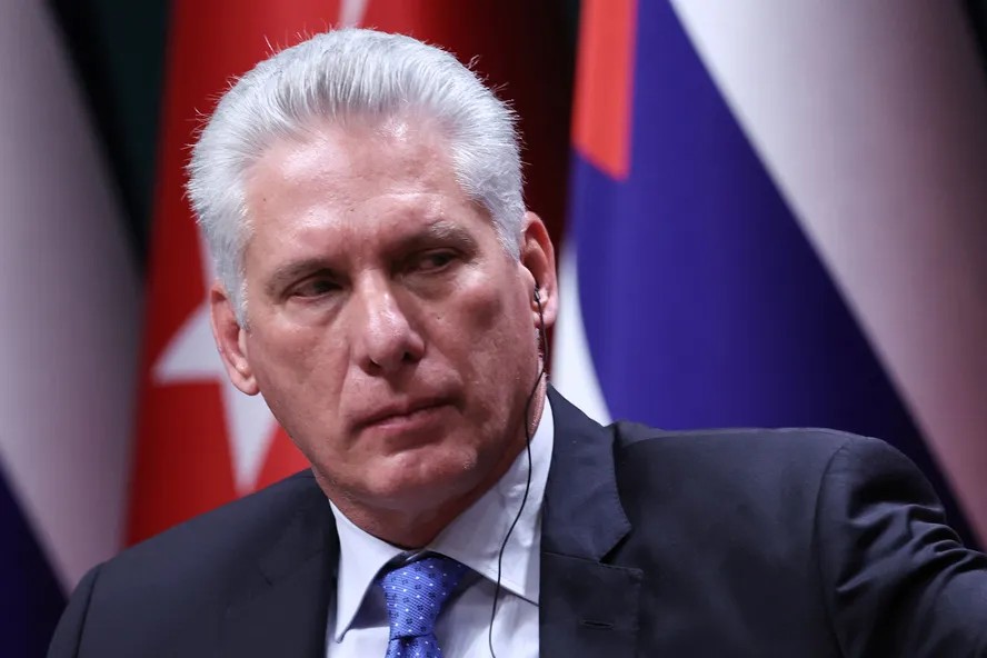 Presidente de Cuba responde a ameaça de Trump: ‘vamos defender cada palmo do nosso território’