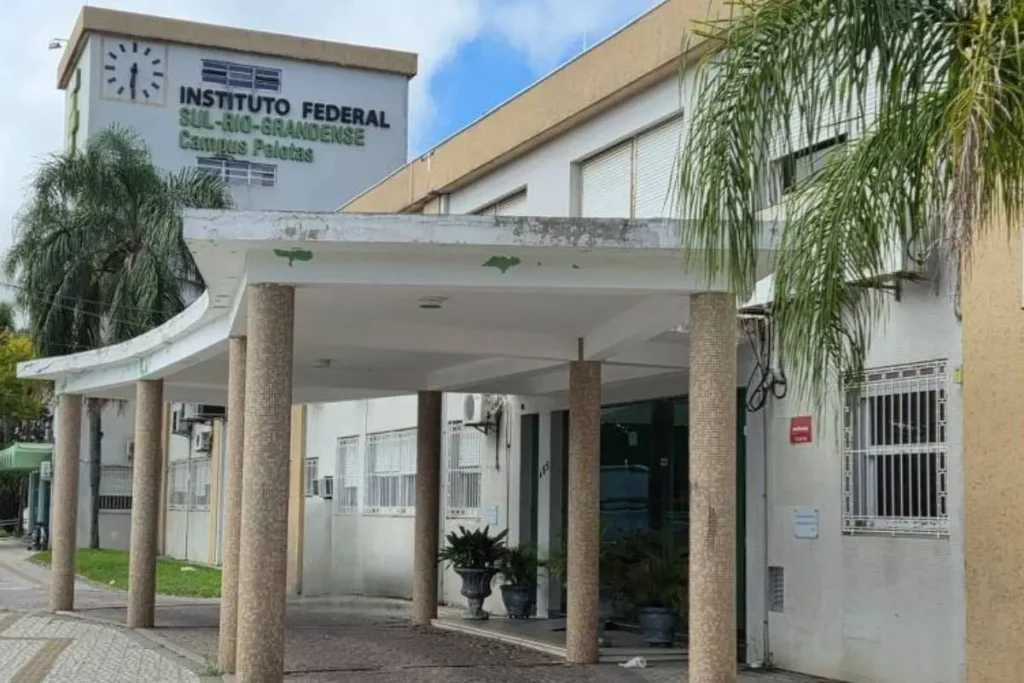 Jovens que criaram 'ranking sexual' de meninas são indiciadoS