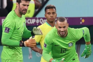 Ancelotti surpreende e convoca goleiro Weverton para Copa