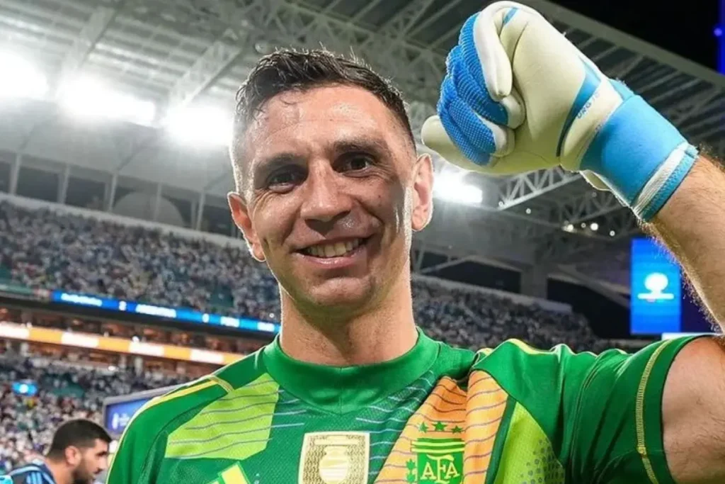 Tensão na Argentina: goleiro do título de 2022 lesiona mão