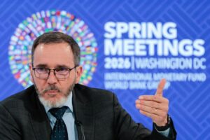 Economista-chefe do FMI vai deixar cargo e retornar à academia
