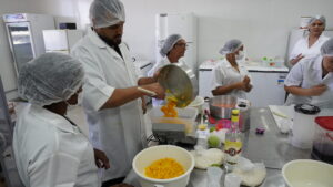 Emater-DF leva modelo de agroindústria de frutas à AgroBrasília 2026