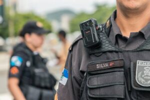 Policiais bilíngues reforçam segurança no show de Shakira em Copacabana