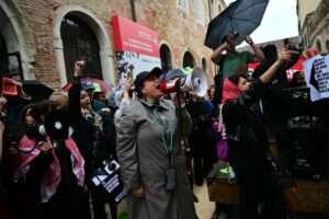 Países fecham pavilhões na Bienal de Veneza em repúdio à participação de Israel