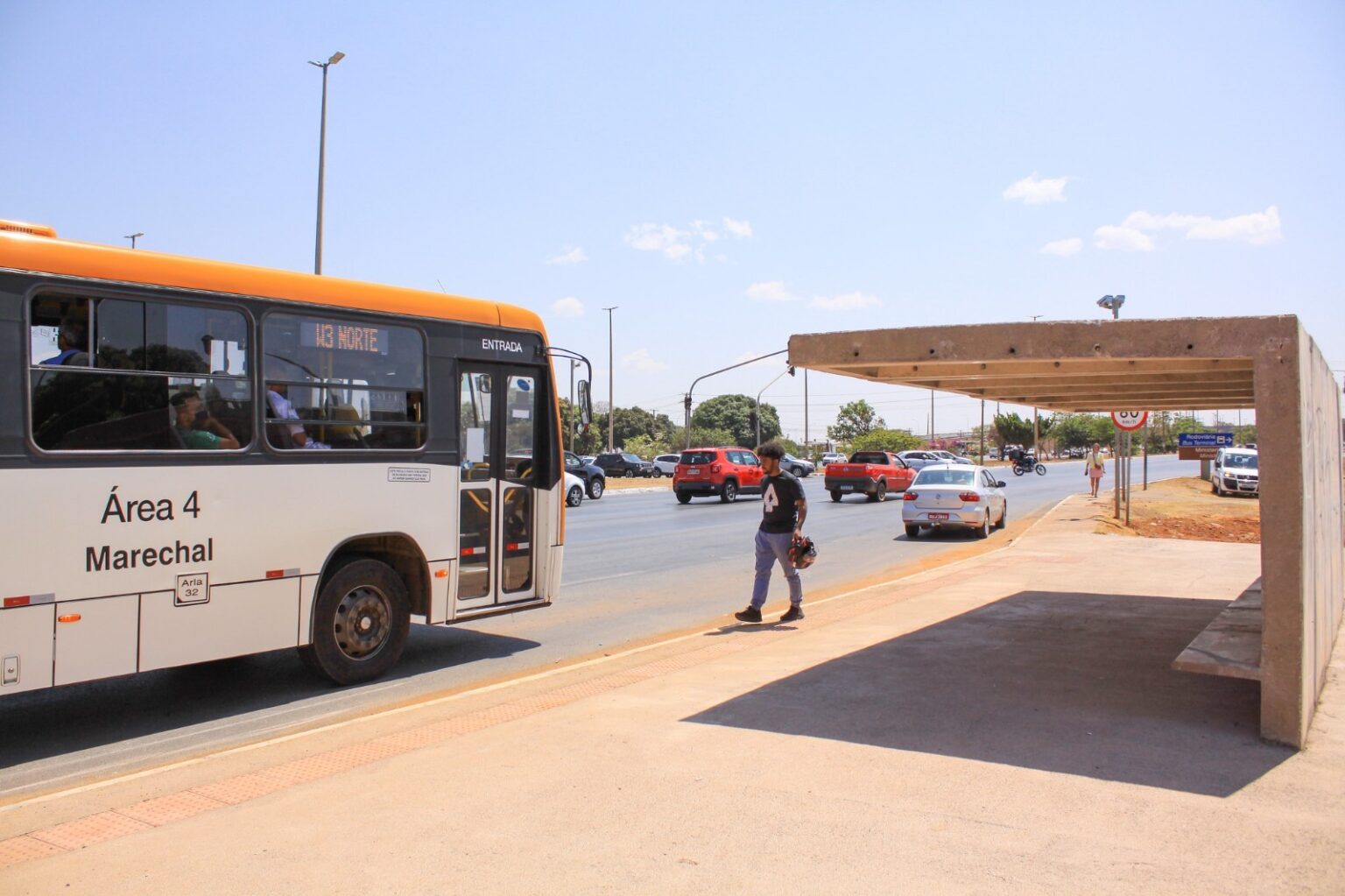 Roubos em ônibus do DF caem 52% em 2025 com tecnologia e pagamento digital