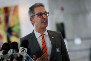 MPT abre investigação contra Zema por ‘apologia ao trabalho infantil’