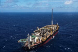 Petróleo chega a subir 3,8% e atinge maior valor em dez dias após fim de reuniões entre EUA e China